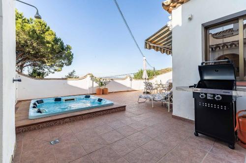 73-Superb Semi-Detached House in Mijas! gîte à louer Finistère