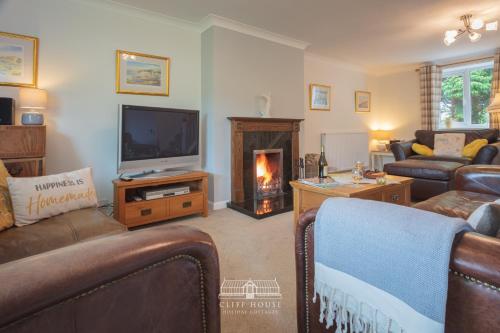 Cliff House Holiday Cottages - image 10