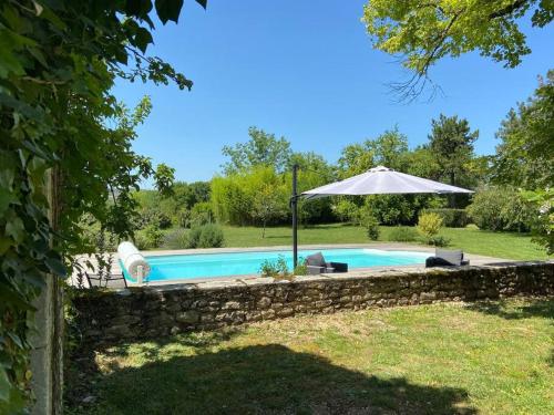 Swimming pool, Cahors - Lot - Les Lumieres du Causse - Domaine en pierres blanches avec vue sur les causses in Valroufie