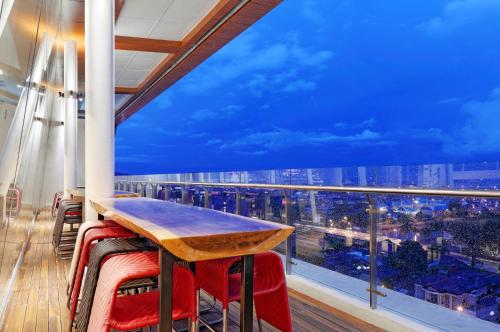 레스토랑, 이비스 파당 호텔 (ibis Padang Hotel) in 파당