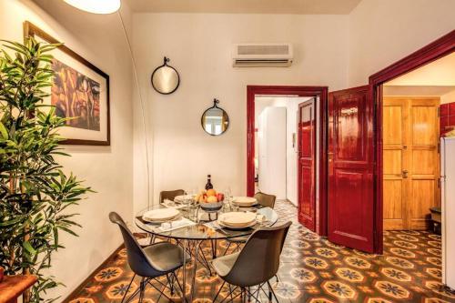 Navona Stylish Apartment, Рим (фото 9)