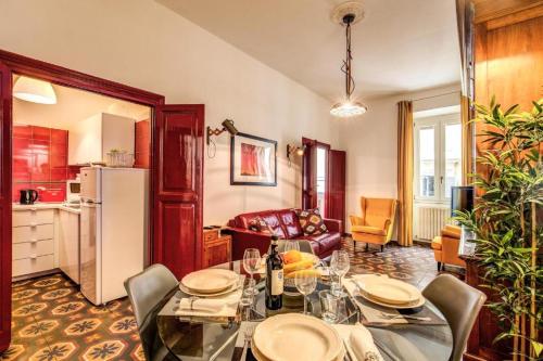Navona Stylish Apartment, Рим (фото 10)