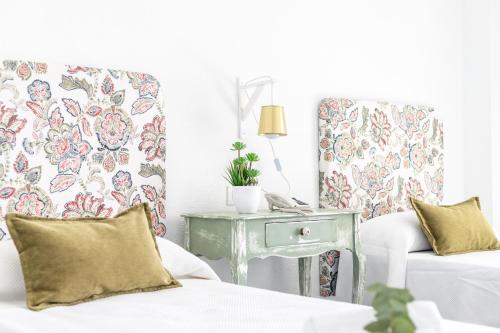2 twin beds