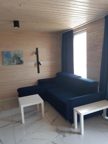 2 bedrooms, 5 beds