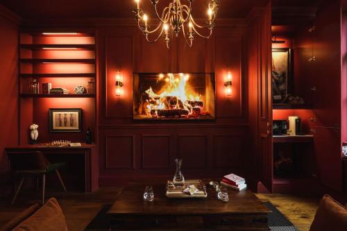 Huntly House - A Residence Like No Other, Glasgow