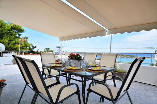Vouliagmeni Stylish Homes by BluPine - image 12