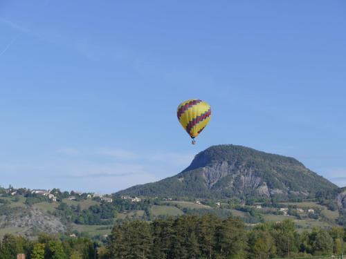 Chambre Independante Deux Personnes Au Bord De La Blanche - Montclar