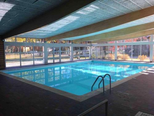 Appart. lumineux pour 4pers. avec piscine chauffée - Apartment - Saint-Laurent-du-Jura