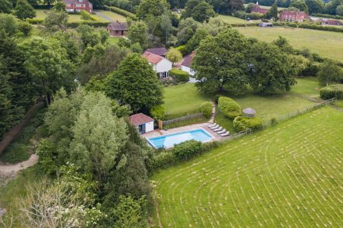 Exterior view, Lower Standen Farm in Benenden