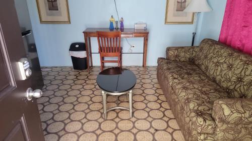 Luxury Compound near Beach sleeps up to 30 - image 9