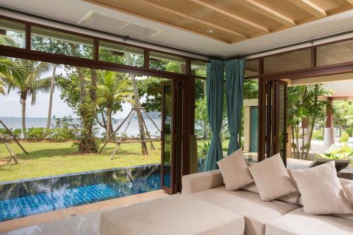 Amatapura Beachfront Villa 14, SHA Certified