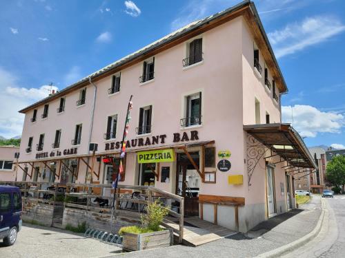 Hotel de la Gare Hotel de charme Puy-Saint-André