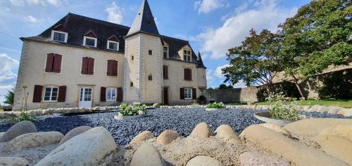 Gîte château d'Espalungue, piscine et SPA