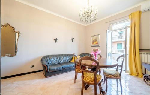 2 Bedroom Lovely Apartment In Genova, Janov (fotografie 2)
