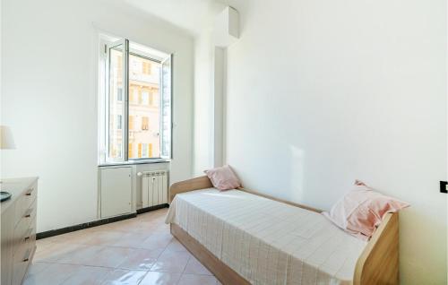 2 Bedroom Lovely Apartment In Genova, Janov (fotografie 5)