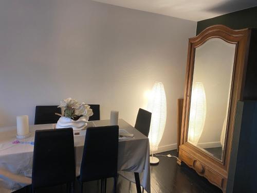 DUPLEX MEUBLÉ HYPER CENTRE ST CERE 4 PERS + LIT BB. WIFI. - Apartment - Saint-Céré