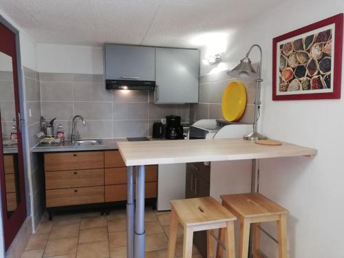 Studio 28m2 climatisé,WIFI, proche des calanques,plages