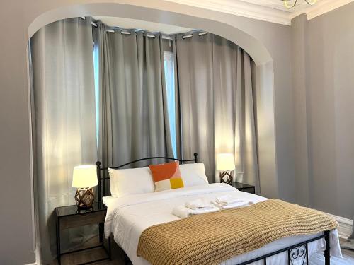 Alina & Fanny - Philadelphia S Broad St