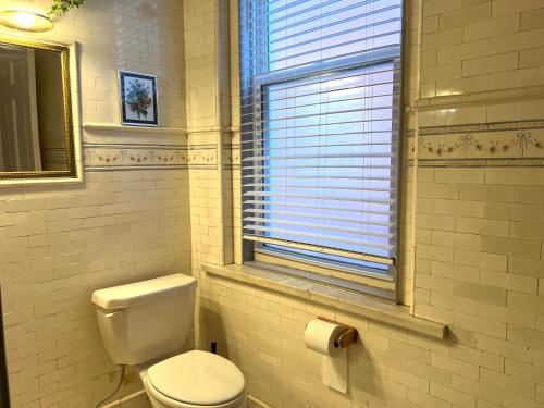 Alina & Fanny - Philadelphia S Broad St