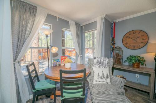 Forest House - image 9