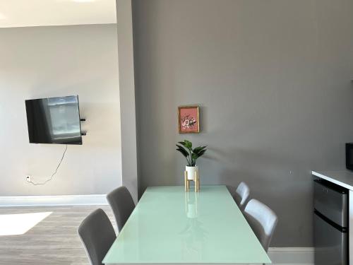 Alina & Fanny - Philadelphia S Broad St