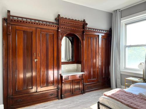 Alina & Fanny - Philadelphia S Broad St