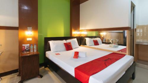 RedDoorz Plus near Municipality of Luisiana Laguna in Luisiana