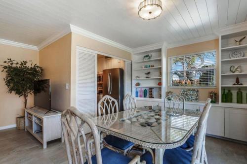 Sanibel Arms D8 - main image