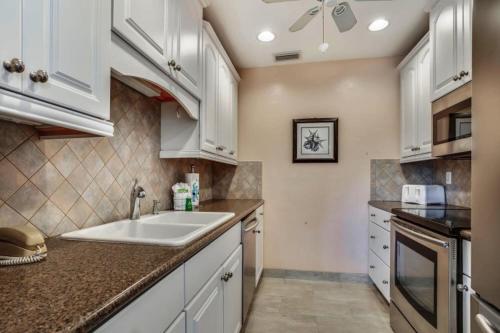 Sanibel Arms D8 - image 3