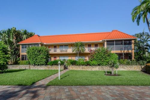 Sanibel Arms D8 - image 9