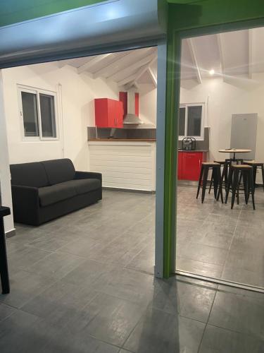 Cozinha, Gîte Le plantain Votre Escapade rêvée (Gite Le plantain Votre Escapade revee) in Capesterre-de-Marie-Galante