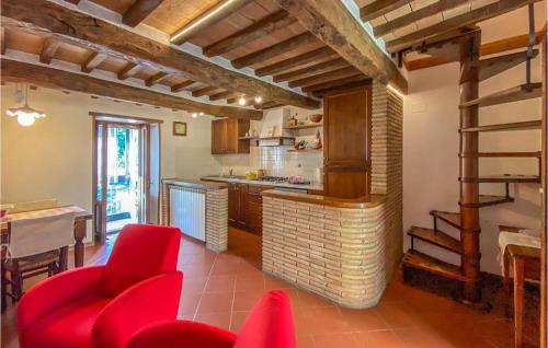 кухня, Beautiful Home In Caprese Michelangelo in Капрезе Мікеланджело