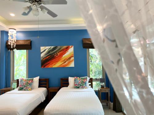 The Snug & The Sierra Airportel in Phuket Airport