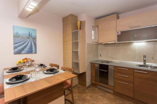 Sofia Central Hotel Apartments - image 9