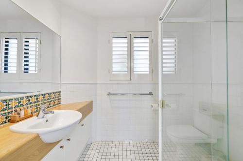 4 Hilltop Villas Enjoy Ocean Views From The Heart Of The Village - image 3