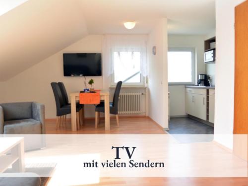 Große moderne Ferienwohnung in bester Bodenseelage l 1 Minute zum Bodensee l 3 Zimmer l Vollausgestattete Küche l Sonnenbalkon l WLAN l Willkommen im Apartment Mettnau