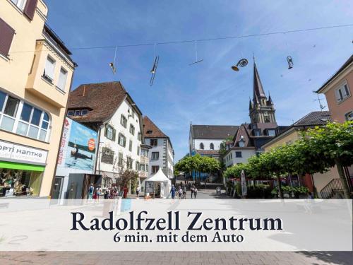 Große moderne Ferienwohnung in bester Bodenseelage l 1 Minute zum Bodensee l 3 Zimmer l Vollausgestattete Küche l Sonnenbalkon l WLAN l Willkommen im Apartment Mettnau