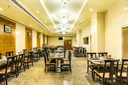 Restaurant, Quality Inn Ramachandra in Kurmannapalem