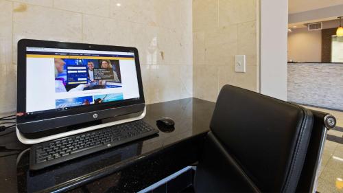 Best Western Roanoke Inn & Suites - image 10