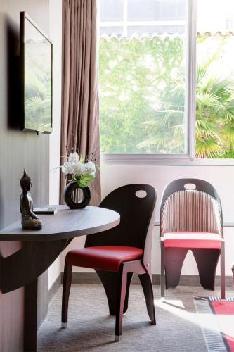 Best Western Plus Le Patio des Artistes Wellness Jacuzzi - image 10