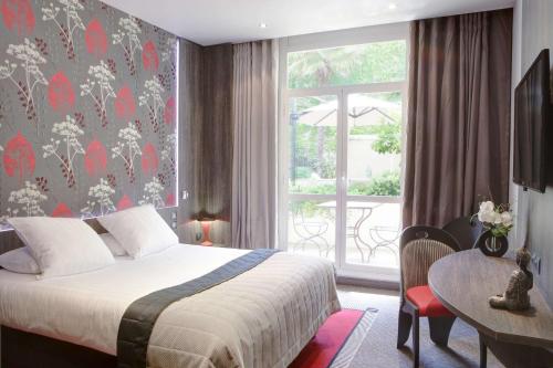 Best Western Plus Le Patio des Artistes Wellness Jacuzzi - image 7