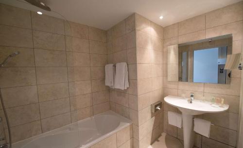 370982655 Best Western Premier Le Patio des Artistes Wellness Jacuzzi