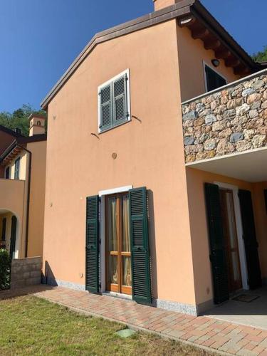  [LA TERRAZZA VISTA MARE] con piscina e parcheggio, Unterkunft in Magliolo