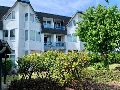 Apartment with Balcony image 5