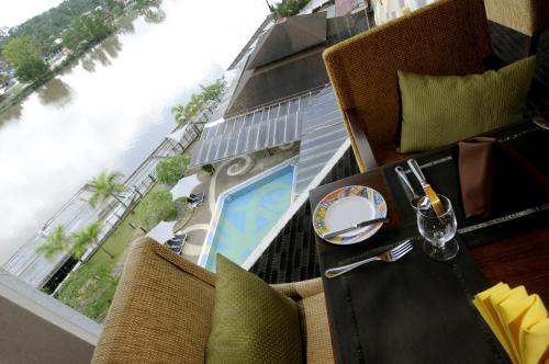 Bar/lounge, Grand Margherita Hotel in Kuching