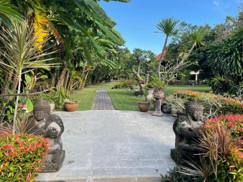 Raja Gardens Hotel – Seminyak, CO