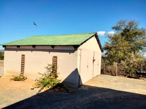 Sunnyside Farm Cottage, Oudtshoorn, South Africa