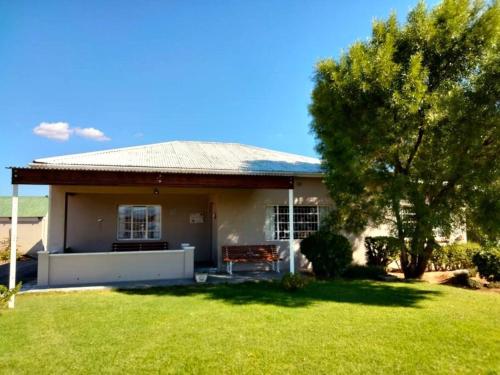 Sunnyside Farm Cottage, Oudtshoorn, South Africa