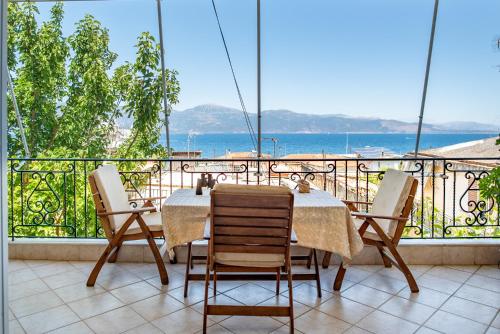 Σελιανίτικα, διαμέρισμα με θέα -50μ από τη θάλασσα - Λόγγος