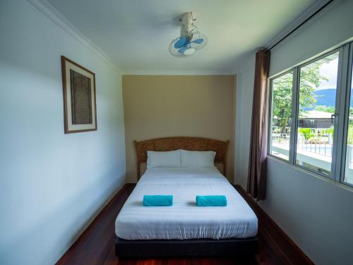 Benarat Lodge - Tap to explore photos